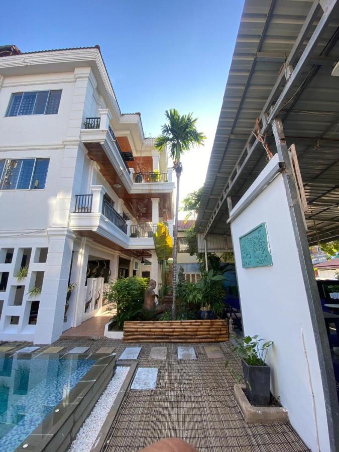Retro Quarter Mb Hostel เสียมราฐ ภายนอก รูปภาพ